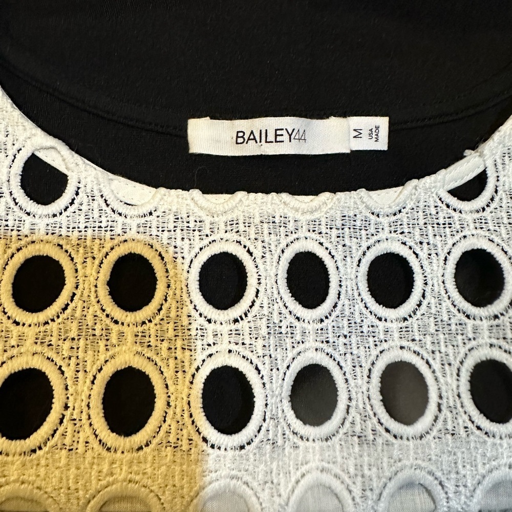 BAILEY 44 Size M Ivory Black Crochet Macrame Crop Top R $98 - Picture 3 of 9